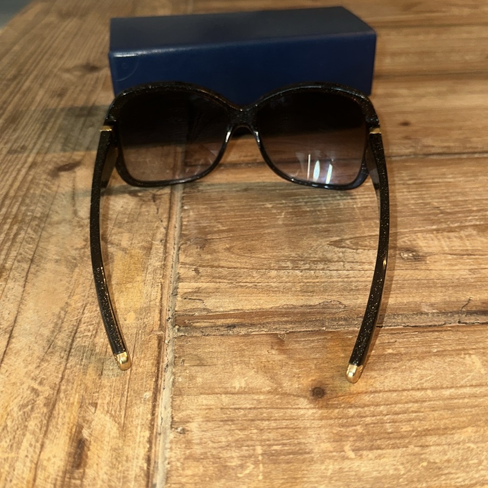 Louis Vuitton Black and Gold Sunglasses - Picture 5 of 6